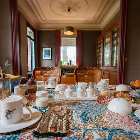 Mille Et Feuilles Bed & Breakfast